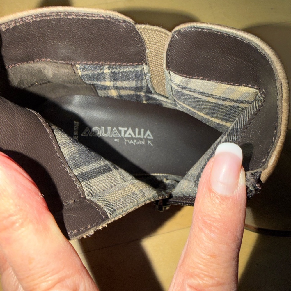 Aquatalia taupe ankle bootie, 8, CB2499 - Picture 6 of 7